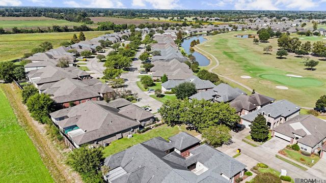 5380 Courtyard Dr, Gonzales, LA 70737