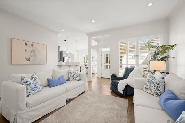 5380 Courtyard Dr, Gonzales, LA 70737