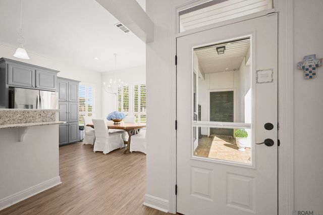 5380 Courtyard Dr, Gonzales, LA 70737