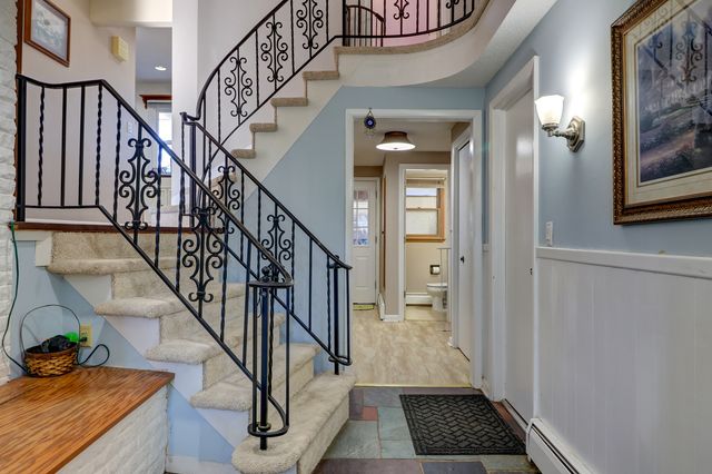 1411 2nd Avenue, Camanche, IA 52730