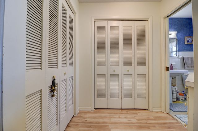 1411 2nd Avenue, Camanche, IA 52730