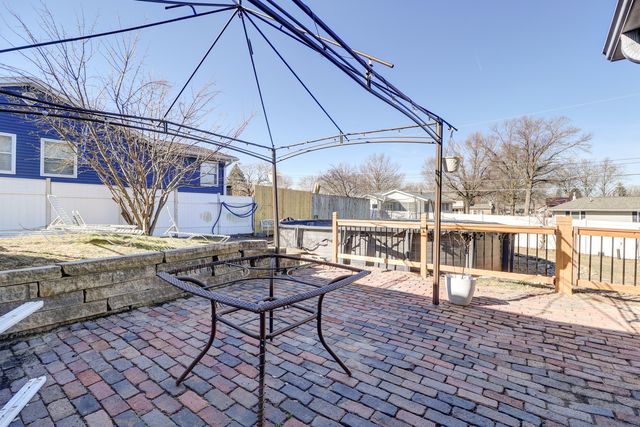 1411 2nd Avenue, Camanche, IA 52730