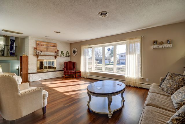 1411 2nd Avenue, Camanche, IA 52730