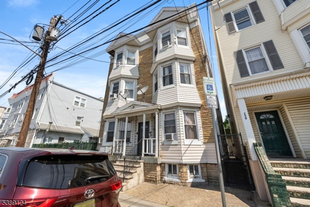 237 Astor St, Newark City, NJ 07114