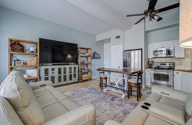 202 25th Street 202, Galveston, TX 77550