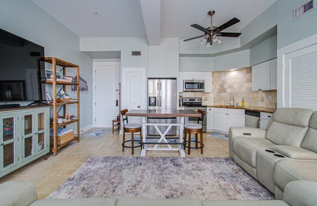 202 25th Street 202, Galveston, TX 77550