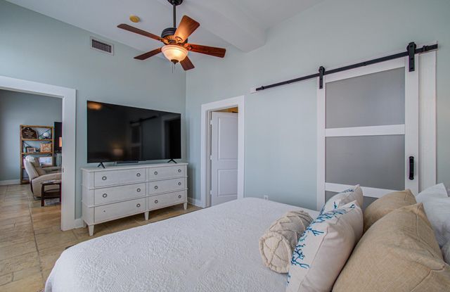 202 25th Street 202, Galveston, TX 77550