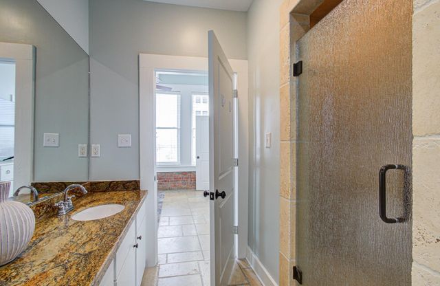 202 25th Street 202, Galveston, TX 77550
