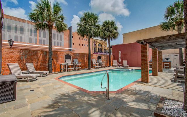 202 25th Street 202, Galveston, TX 77550