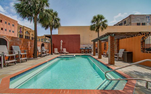 202 25th Street 202, Galveston, TX 77550