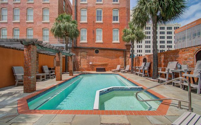 202 25th Street 202, Galveston, TX 77550