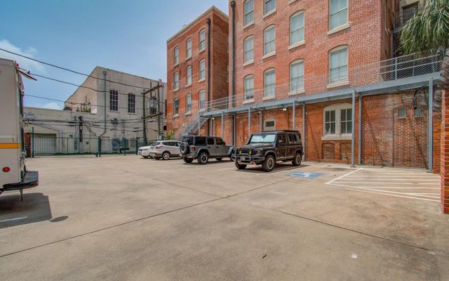 202 25th Street 202, Galveston, TX 77550