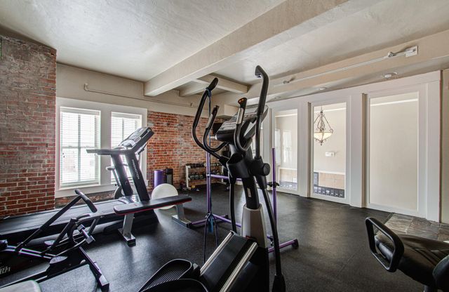 202 25th Street 202, Galveston, TX 77550
