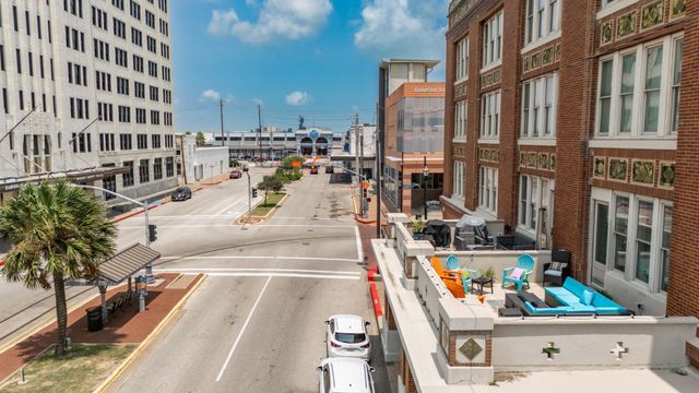 202 25th Street 202, Galveston, TX 77550