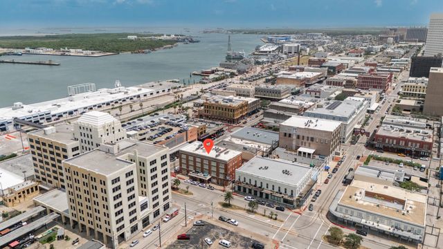 202 25th Street 202, Galveston, TX 77550