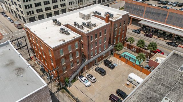 202 25th Street 202, Galveston, TX 77550
