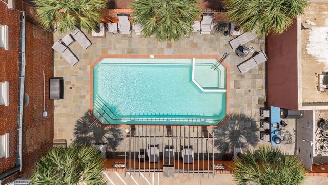 202 25th Street 202, Galveston, TX 77550