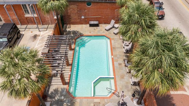 202 25th Street 202, Galveston, TX 77550