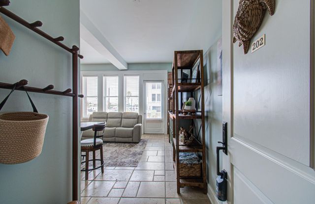 202 25th Street 202, Galveston, TX 77550
