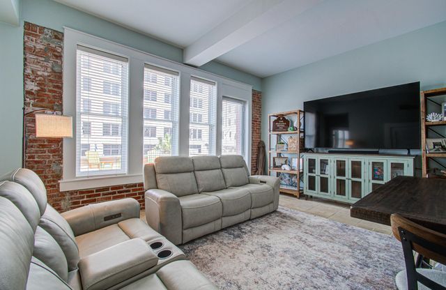 202 25th Street 202, Galveston, TX 77550
