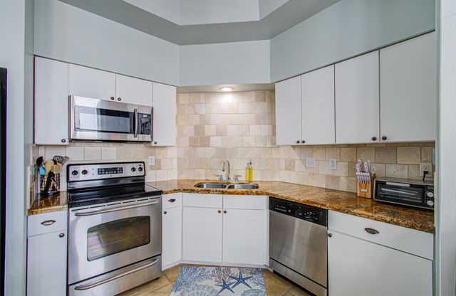 202 25th Street 202, Galveston, TX 77550