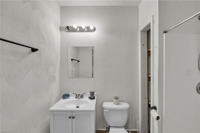 27085 Flaggy Run RD, Courtland, VA 23837