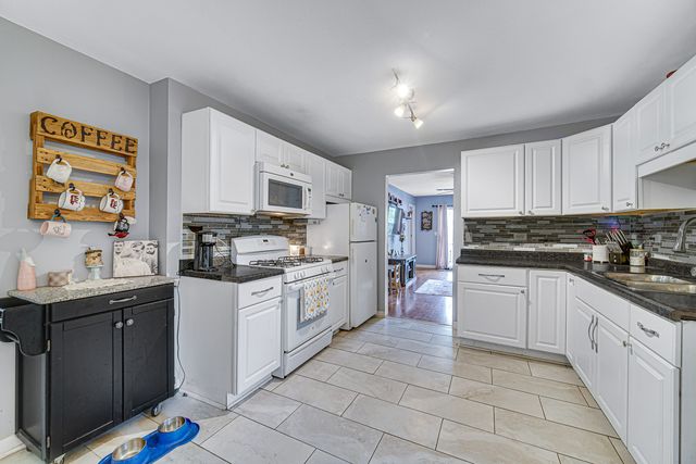 3108 S Woods Avenue, Mchenry, IL 60051
