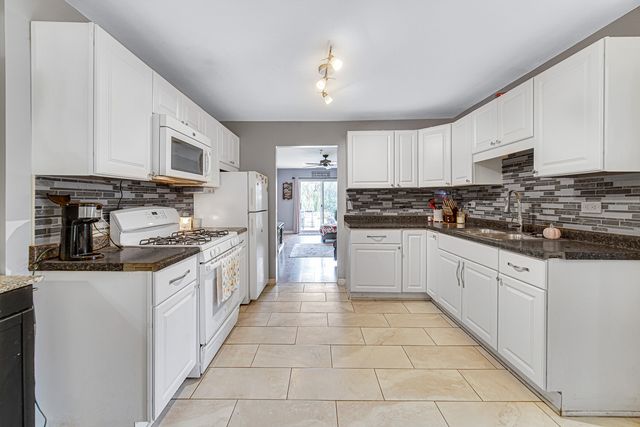 3108 S Woods Avenue, Mchenry, IL 60051