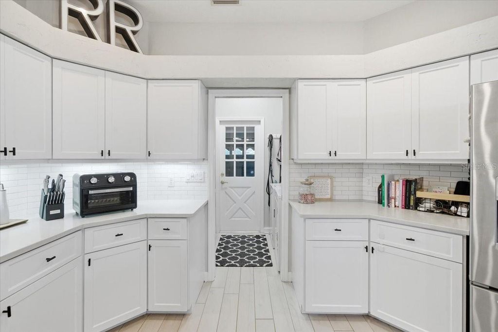 Image 16 of property listing at 16109 BELLE MEADE BOULEVARD, Odessa, FL 33556