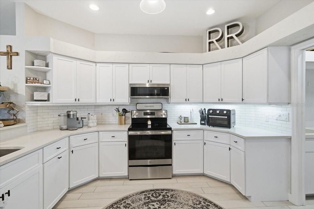 Image 18 of property listing at 16109 BELLE MEADE BOULEVARD, Odessa, FL 33556