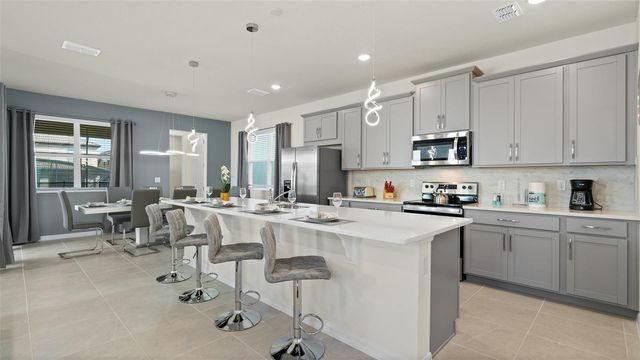 8917 COCONUT BREEZE DRIVE, Kissimmee, FL 34747