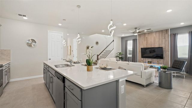 8917 COCONUT BREEZE DRIVE, Kissimmee, FL 34747