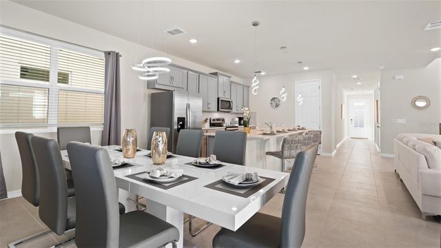 8917 COCONUT BREEZE DRIVE, Kissimmee, FL 34747