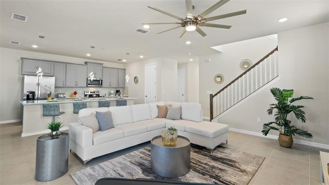 8917 COCONUT BREEZE DRIVE, Kissimmee, FL 34747