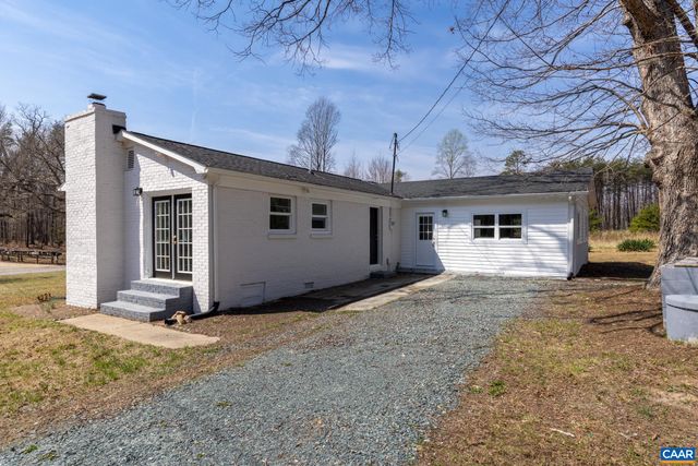 19 HARLOW TOWN RD, Louisa, VA 23093