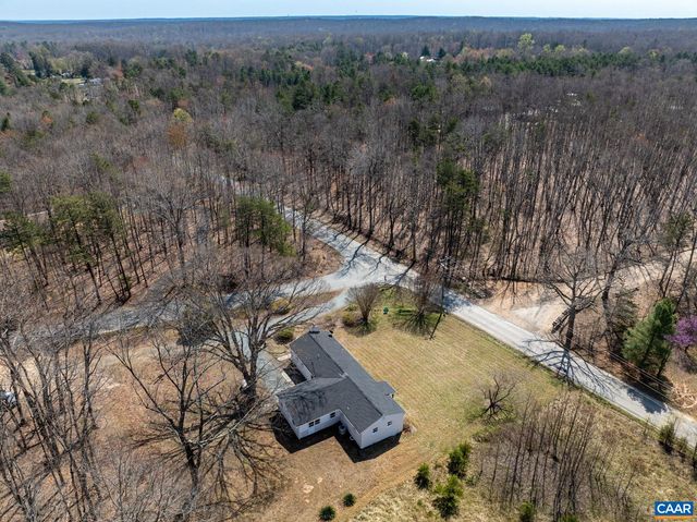 19 HARLOW TOWN RD, Louisa, VA 23093
