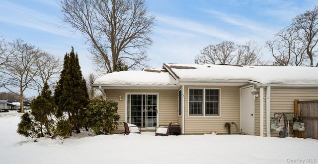 339 Oakwood Avenue, Bayport, NY 11705