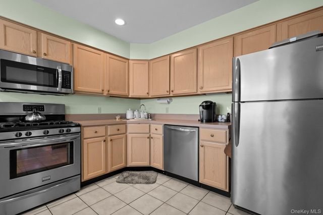 339 Oakwood Avenue, Bayport, NY 11705