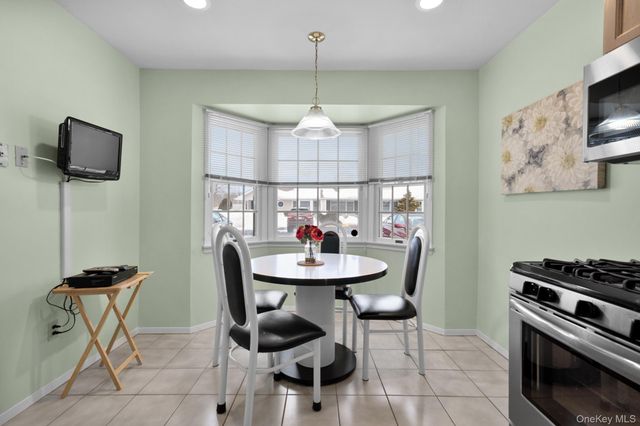 339 Oakwood Avenue, Bayport, NY 11705