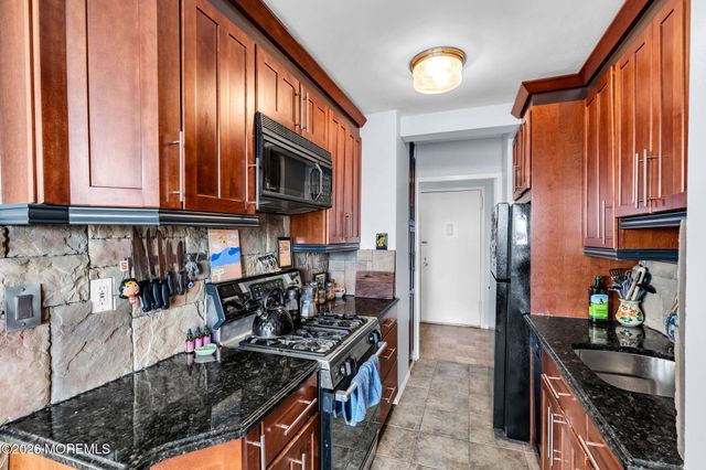 510 Deal Lake Drive 8J, Asbury Park, NJ 07712