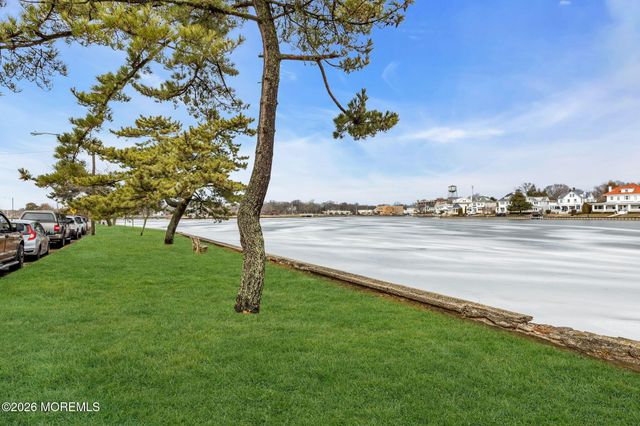 510 Deal Lake Drive 8J, Asbury Park, NJ 07712