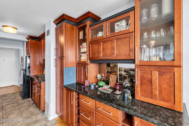 510 Deal Lake Drive 8J, Asbury Park, NJ 07712