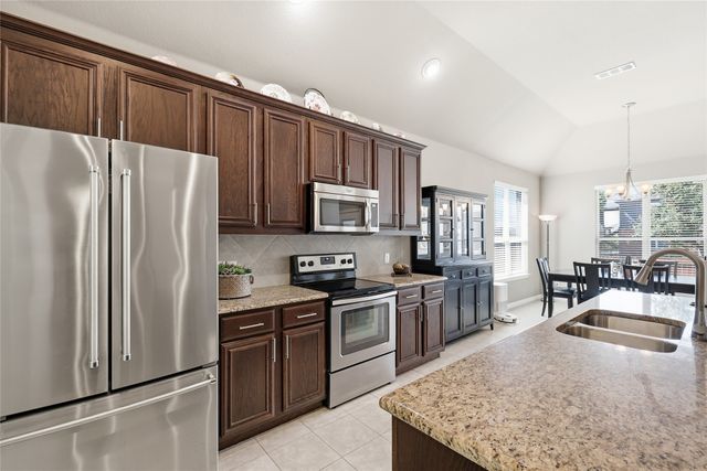 4908 Lakepark Drive, Sanger, TX 76266
