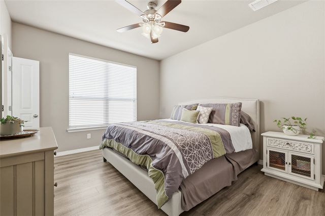 4908 Lakepark Drive, Sanger, TX 76266