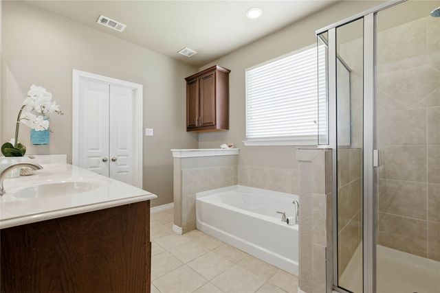 4908 Lakepark Drive, Sanger, TX 76266