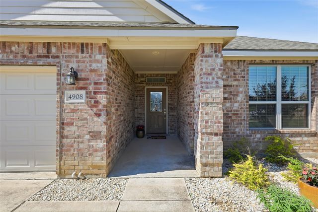 4908 Lakepark Drive, Sanger, TX 76266
