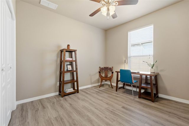 4908 Lakepark Drive, Sanger, TX 76266