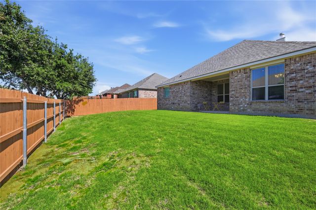 4908 Lakepark Drive, Sanger, TX 76266