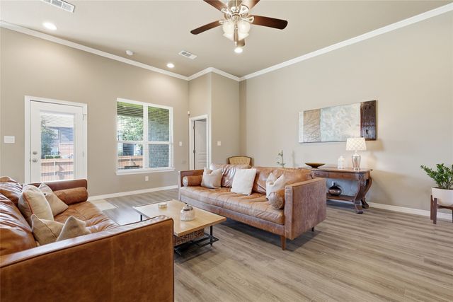 4908 Lakepark Drive, Sanger, TX 76266