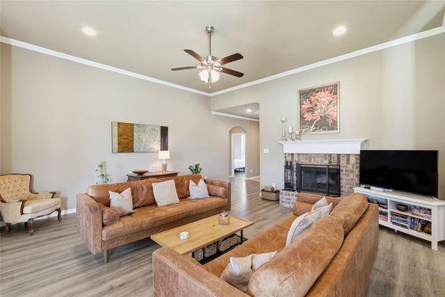 4908 Lakepark Drive, Sanger, TX 76266